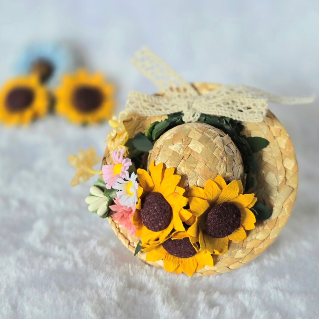 Members enjoy a special rate of $13.50! - Sunflower Brooch by Tippsyfingers