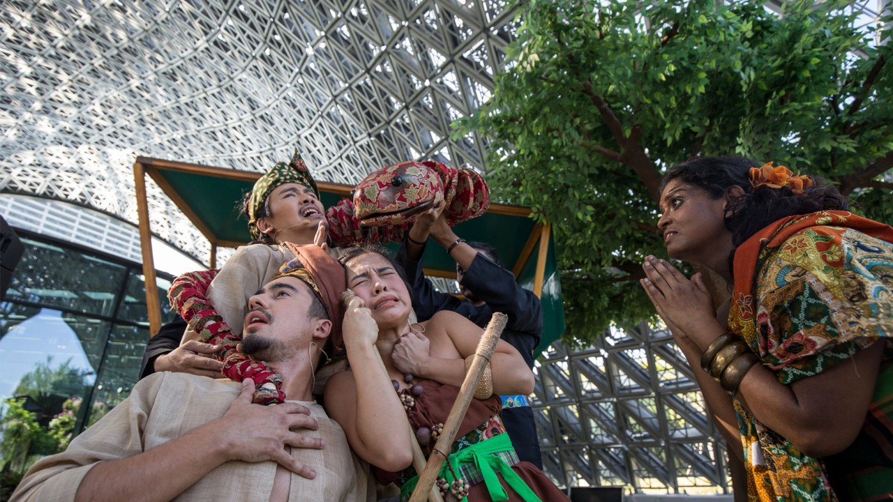 Legends of Singapore performers will be bringing “The Friendly Snake” (pictured above) and “The Scourge of the Swordfish” to life on 2-4 August and 16-18 August, as part of Gardens by the Bay’s line-up of National Day celebratory activities.