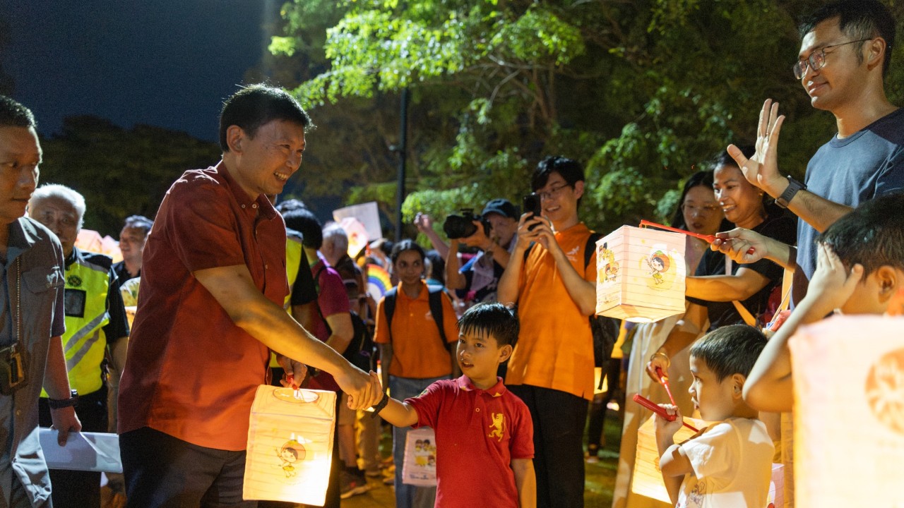 Minister for National Development Mr Chee Hong Tat meeting the community at the Mass Lantern Walk during the launch of Mid-Autumn Festival at Gardens by the Bay.