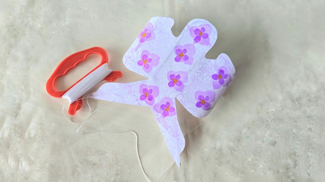 Get Crafty! – Kite Decorating and Assembly by Tippsyfingers