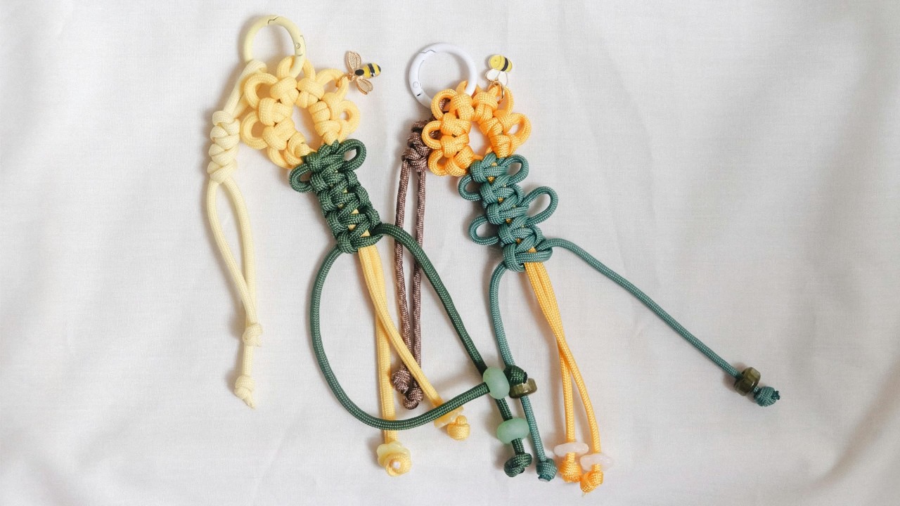 Get Crafty! – Sunflower Knots Bag Charm by Macramenian