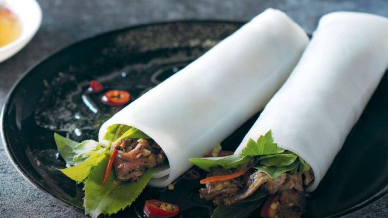 Soft Noodle Rolls with Beef and Sawtooth Coriander