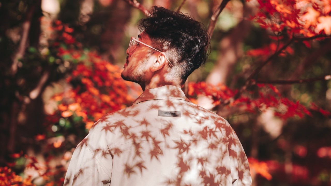 Meet Yafiq Yusman (@yafiqyusman), a self-taught mobile photographer known for his creative use of reflection and symmetry. Born and bred in Singapore, he's a full-time freelance photographer and social media marketer, and one half of the Yusman twins, alongside his brother @yaisyusman.