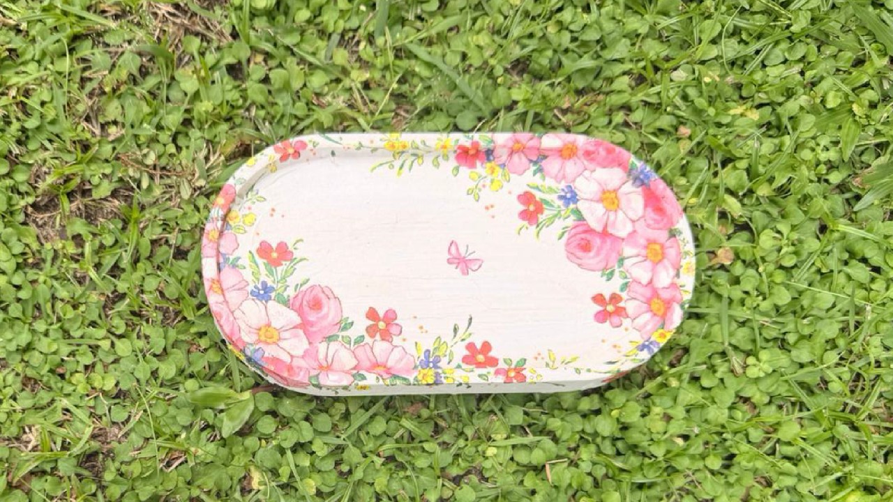Get Crafty! – Springtime Decoupage Trinket Tray by Esty Art